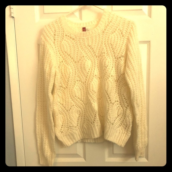 H&M Sweaters - Cream Knitted Sweater